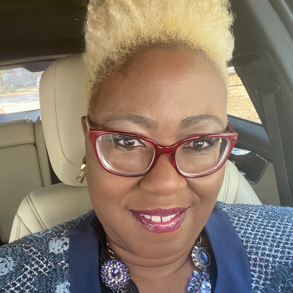 Meet your Posher, Glenda